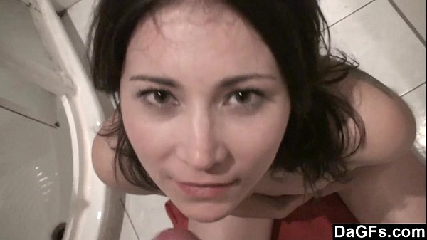 Dagfs - bela jovem morena fodida no banheiro