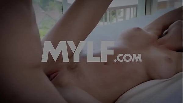 TeenPies - Cumming dentro da buceta da adolescente latina com tesão Mia Hurley