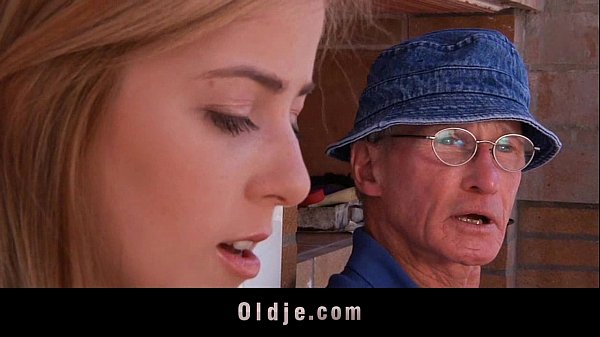 Old therapist got banged by his young pacient