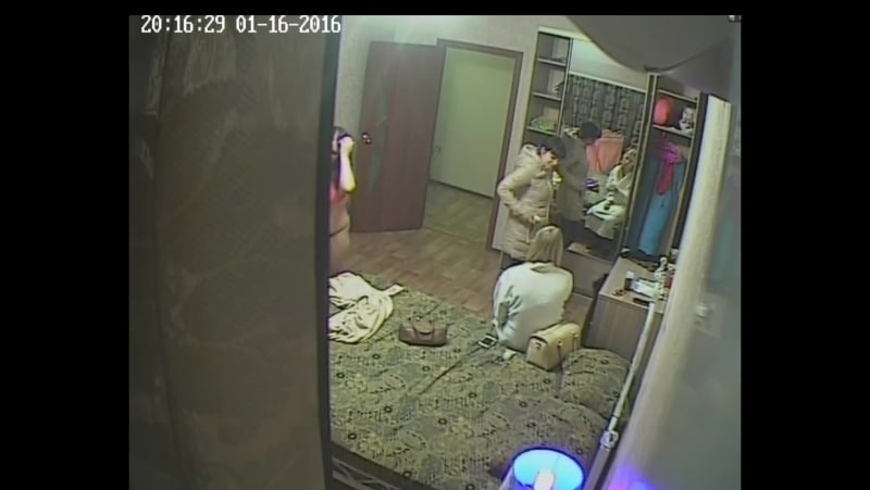 Máy ảnh ẩn trong nhà chứa khiêu dâm, thực tế, video, máy quay ẩn, trên máy ảnh, riêng tư, nghiệp dư, tự chế, Nga, với những lời tục tĩu, hậu môn, thổi kèn và